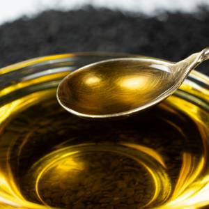 Olej z ostropestu plamistego – naturalny sprzymierzeniec zdrowej wątroby