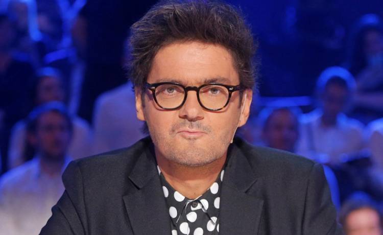 Kuba Wojewódzki w „gustownym gajerku”. Dziennikarz pokazał, jak wyglądał 20 lat temu!