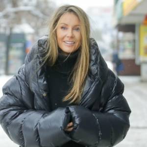 Małgorzata Rozenek w  kreacji z prześwitami pozowała fotoreporterom. Nie wszystko spodobało się internautom: "Brak klasy"