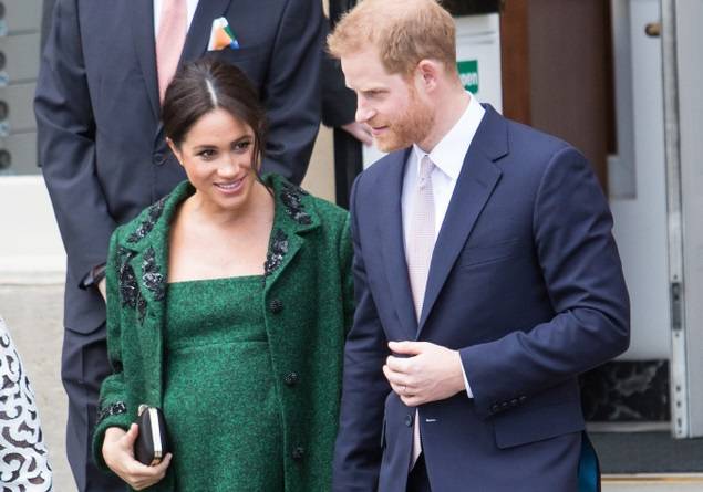 Ta modelka łudząco przypomina księżną Meghan! Fani komentują: "Są identyczne!"                                                     
