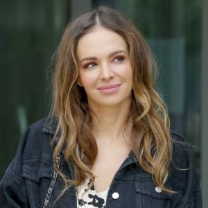 Anna Wendzikowska na Ibizie. Biały strój kąpielowy to strzał w dziesiątkę! "Boska Afrodyta"  [ZDJĘCIE]             