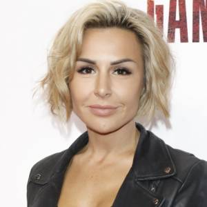 Blanka Lipińska zachwyca w basenie. Zdjęcie w dmuchanym kółku rozgrzewa sieć! [FOTO]