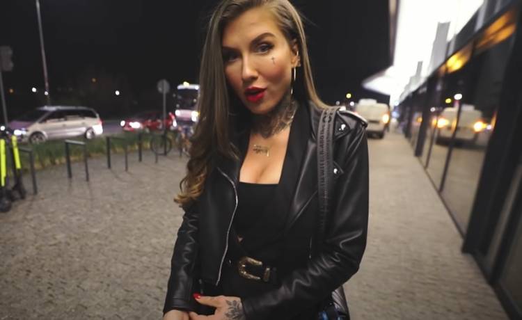 Deynn pokazała, jak wyglądała jako nastolatka. Przeszła gigantyczną metamorfozę. Komentuje specjalistka medycyny estetycznej