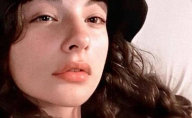 16-letnia Deva Cassel to córka Moniki Bellucci. Modelka jest coraz bardziej podobna do swojej słynnej mamy