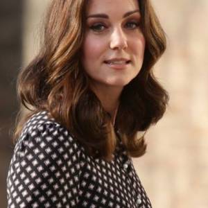 Ukochana następcy tronu w "domowym" wydaniu! Księżna Kate w zaskakującej stylizacji [WIDEO]