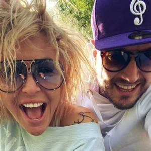 Blanka Lipińska i Baron rozstali się! Autorka wydała oświadczenie. "Cierpienie chcę przeżywać w otoczeniu przyjaciół"                                  