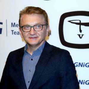 Tą rolą na zawsze zapisał się w pamięci Polaków. Co teraz robi Janusz Tracz z „Plebanii”? 