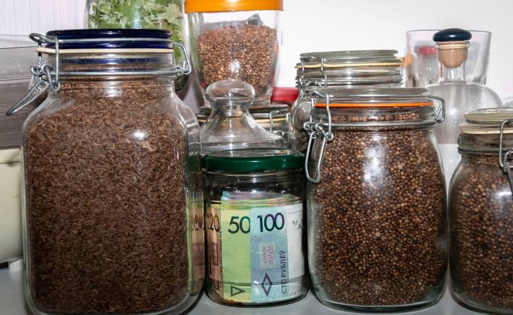 W domu po dziadku odkrył fortunę. Nie może jej wydać. Winien jest Bank Centralny