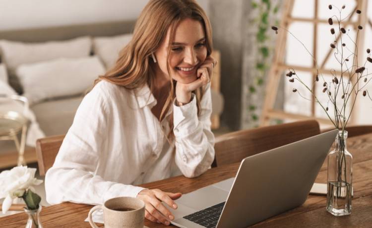 Pokolenie Z w pracy: "bare minimum Monday", "quiet quitting"  i "snail girl"