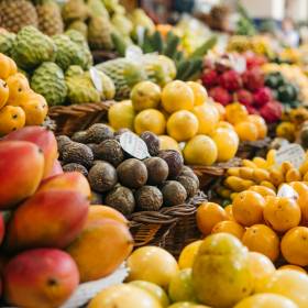 Dostarcza dużej ilości białka i jeszcze redukuje stres. Ten owoc rzadko ląduje na stole 