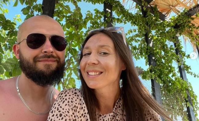 Robert ze "Ślubu..." romantycznie. Pokazał niepublikowane zdjęcia z dnia, kiedy poznał żonę! [FOTO]