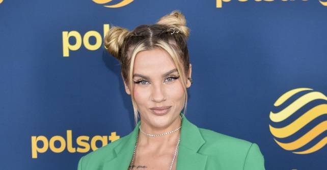 Karolina Gilon w mgnieniu oka zamieniła dres na obcisły strój. Zabawny filmik z modelką w roli głównej trafił do sieci! "Petarda"           