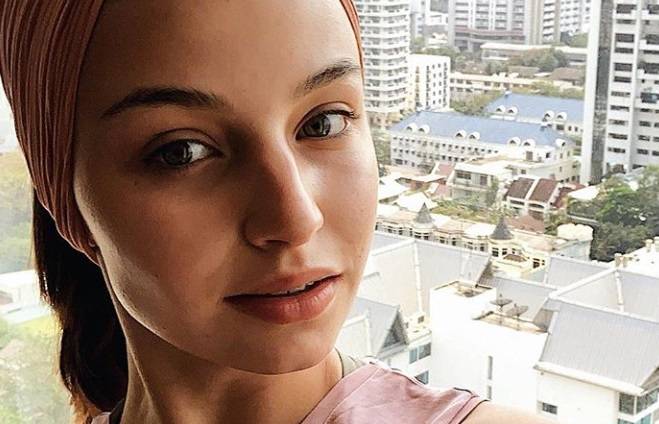 Julia Wieniawa w czerwonych włosach! Fani komentują: "Ładnemu we wszystkim ładnie"!