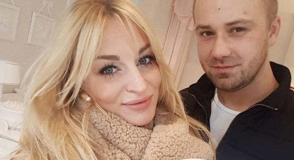 Anita i Adrian ze "Ślubu od pierwszego wejrzenia" zdecydowali się na ważny krok przed porodem. Zdjęcia z zachwycającej sesji ciążowej trafiły do sieci