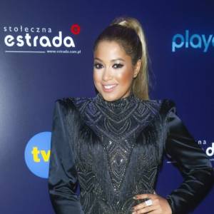 Patricia Kazadi pręży wdzięki niczym kocica! "Mega kobieco". Ponętny taniec i sukienka z pazurem robią wrażenie! [WIDEO]