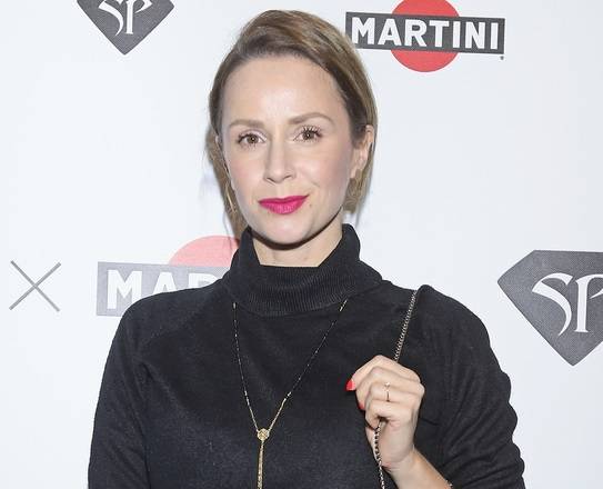 Monika Mrozowska szczerze o swoim związku: "Nie zamierzam się tego wstydzić" -  wyznaje gwiazda "Rodziny zastępczej"                                                                                                   