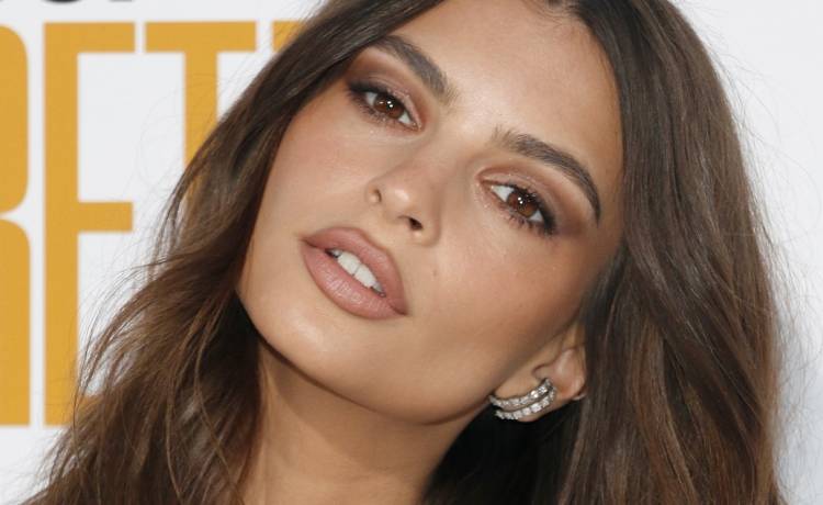 Ciężarna Emily Ratajkowski na nagich zdjęciach [+18 FOTO]