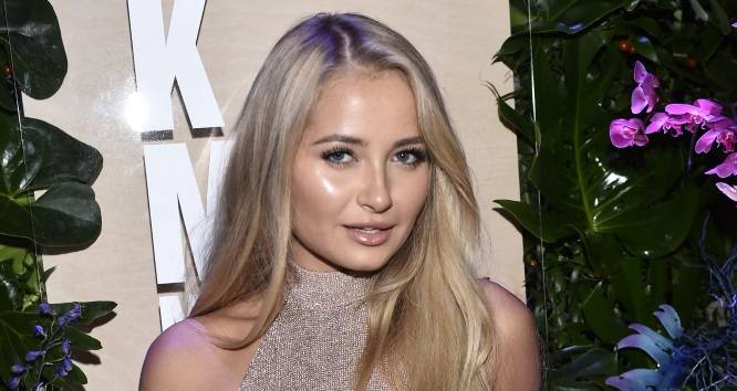 Monika Kozakiewicz z "Love Island" eksponuje obfity biust. Pod zdjęciami rozpętała się burza