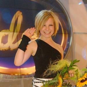 Alicja Janosz ponad dwadzieścia lat od zwycięstwa w programie "Idol". Na najnowszych nagraniach zachwyca wyglądem! 