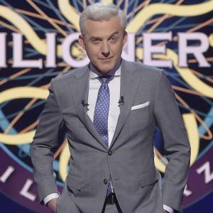 "Milionerzy" wracają! Czy Hubert Urbański wręczy czek na milion? Nowe odcinki już od września!