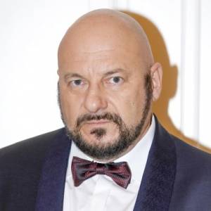 Piotr Gąsowski w łóżku z Katarzyną Skrzynecką. Aktor pokazał zaskakujące zdjęcie [FOTO]