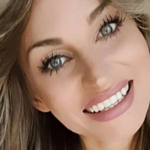 Anita ze "ŚOPW" pozuje niemal nago, a internauci niepokoją się o jej małżeństwo. 32-latka odpowiada! [FOTO]