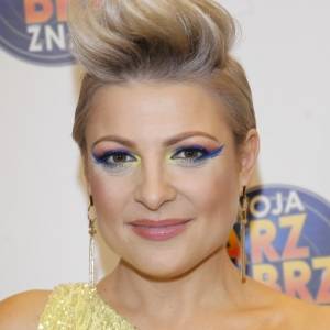 Magdalena Narożna postawiła na głęboki dekolt i róż! Tak pozowała na "czerwonym dywanie". "Petarda" [ZDJĘCIE]