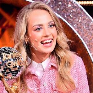 Wiktoria Gąsiewska całuje się z serialowym partnerem. "Dobrze, że są znowu razem"