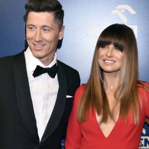 Radość i wzruszenie Anny Lewandowskiej. Tak zareagowała na wieść, że jej mąż jest najlepszym piłkarzem na świecie! [WIDEO]