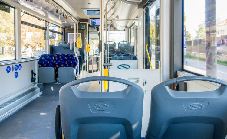 Zostawiła dziecko w autobusie. Policjanci znaleźli je na przystanku końcowym