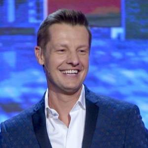 Zmyłka na planie "M jak miłość". Rafał Mroczek pokazał zaskakujący rekwizyt! 