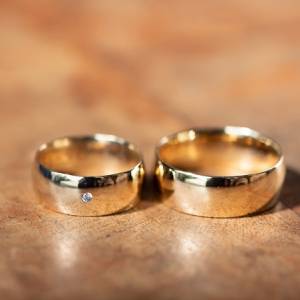 Mężczyzna odnalazł swój ideał kobiety. Poślubił garnek [ZDJĘCIA]