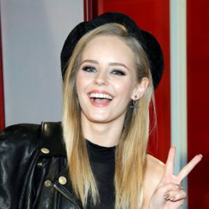 Olga Kalicka zaskoczyła fanów nową fryzurą! Do twarzy jej w czerwonych włosach?