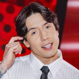 Dawid Kwiatkowski prezentuje umięśnioną klatę. Tak zapowiada nowy singiel [FOTO]