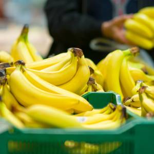 Odkryto narkotyki w bananach w popularnej sieci sklepów. Przestępstwo miało miejsce w dwóch miastach