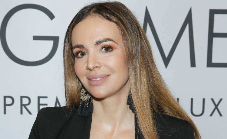 Anna Wendzikowska w stroju kąpielowym. Dziennikarka publikuje gorące kadry! [FOTO]