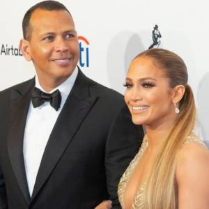  Jennifer Lopez pokazała zdjęcia z momentu zaręczyn: Piosenkarka wyglądała zjawiskowo!                                