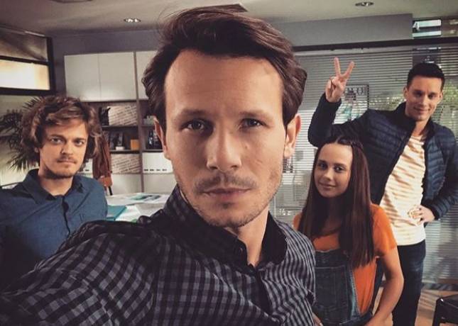 Bohater "Pierwszej miłości" uwiedzie nastolatkę?! Radek wda się w niebezpieczny romans!