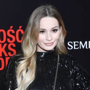 Ewelina Lisowska "przed operacjami plastycznymi i po". Wokalistka chwali się metamorfozą! [FOTO] 