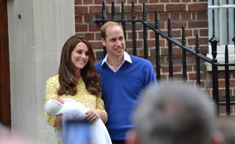 Księżniczka Charlotte rozpoczęła naukę w szkole. Placówka, w której będzie się uczyć zabrania nawiązywania przyjaźni