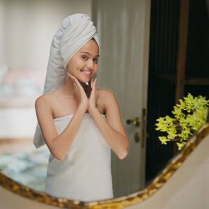 Bierzesz prysznic wieczorem? Psychologia tłumaczy to zachowanie                      