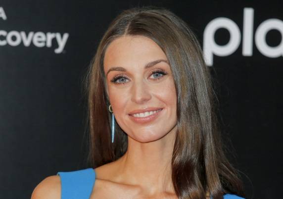 Julia Kamińska zauroczyła fanów. Pokazała ciało w miniaturowym zestawie i kabaretkach! [FOTO]