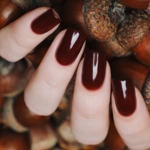 Paznokcie na jesień. Ciekawe wzory, kolory i faktury, które robią wrażenie!