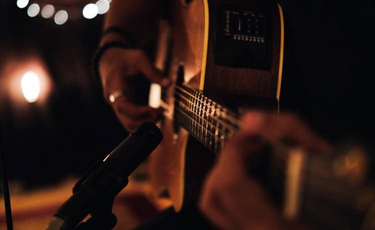 Popularny piosenkarz zmarł na scenie podczas koncertu