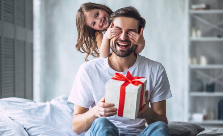 Kiedy obchodzimy Dzień Mężczyzn? Mało osób zna tę datę!