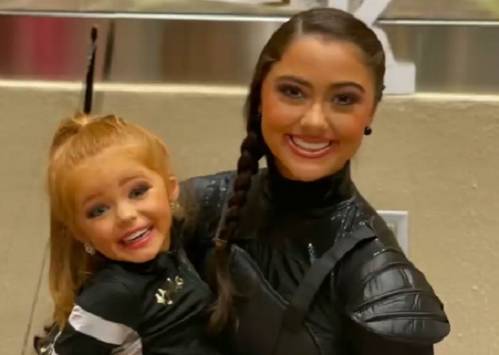 Pięciolatka w mocnym makijażu i naturalnie. Tak praca stylistów może zmienić wygląd! [ZDJĘCIA]                    