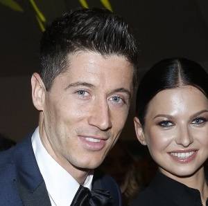 Anna Lewandowska jako dziewczyna Bonda. Robert niczym James Bond. Para zabłysła: "Obłędni!" [FOTO]