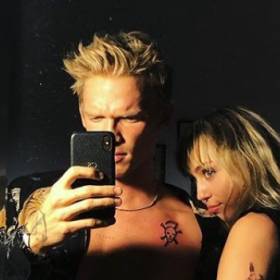 RMF Extra: Miley Cyrus znalazła nową miłość? Jej najnowsze zdjęcie z chłopakiem szokuje!