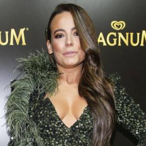 Anna Mucha prowokuje. Aktorka na zdjęciu w "sukience" z przezroczystej folii