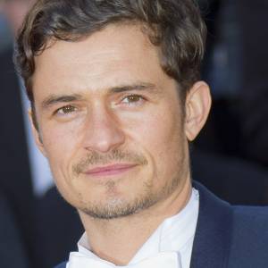 Orlando Bloom kompletnie nago. Mała brzoskwinia nie zasłoniła atutów filmowego Legolasa [FOTO]
